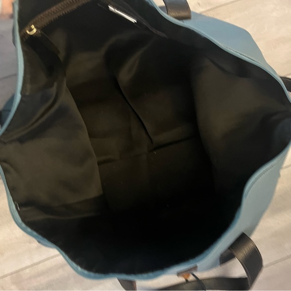 Valentina Italian leather weekend bag. - Picture 6 of 10